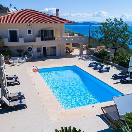 Villa Merika Kivérion Eksteriør billede